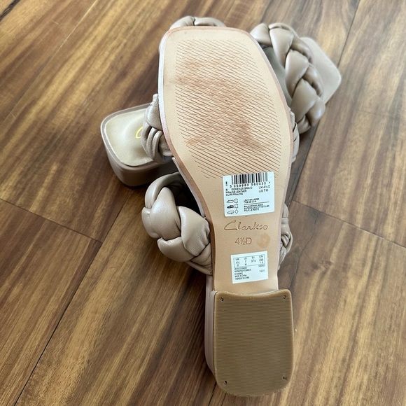NEW Clarks Nude Leather braided Sandals Size: 7 - Picture 5 of 5